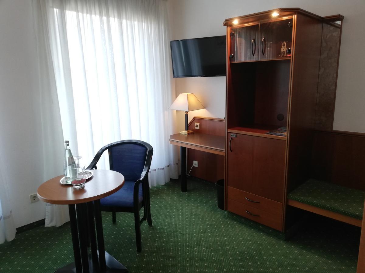 Classic Hotel カールスト エクステリア 写真